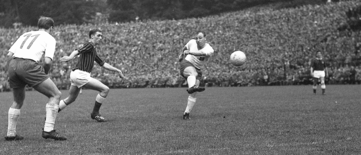 In der Oberliga Süd-West wurde der 1. FCS in der Saison 1960/61 Meister und traf in der Endrunde um die Deutsche Meisterschaft im Ludwigspark auch auf den Hamburger SV mit  Uwe Seeler, der zwei Treffer erzielte. (Foto: Ferdi Hartung)